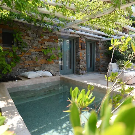 Отель Aigis Kea Vourkari